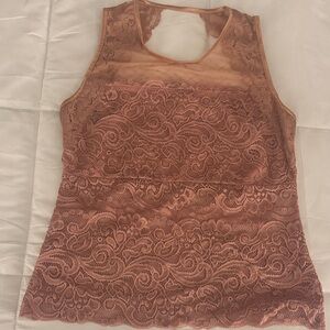 Lace Sleeveless Top in light Mauve